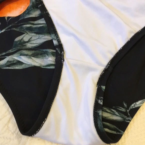 Cupshe orange angel print one piece swimsuit 6 - Picture 7 of 9